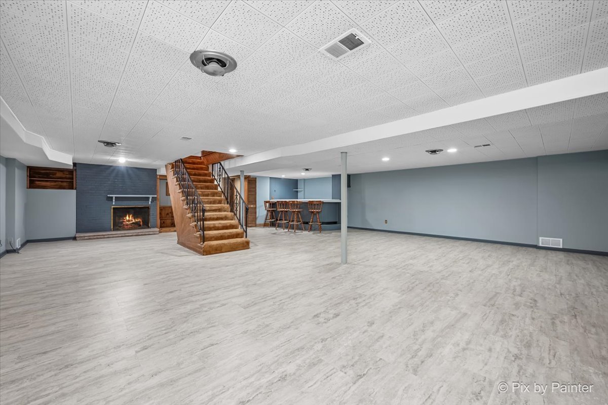 17 N Wildwood Drive, Prospect Heights, IL 60070