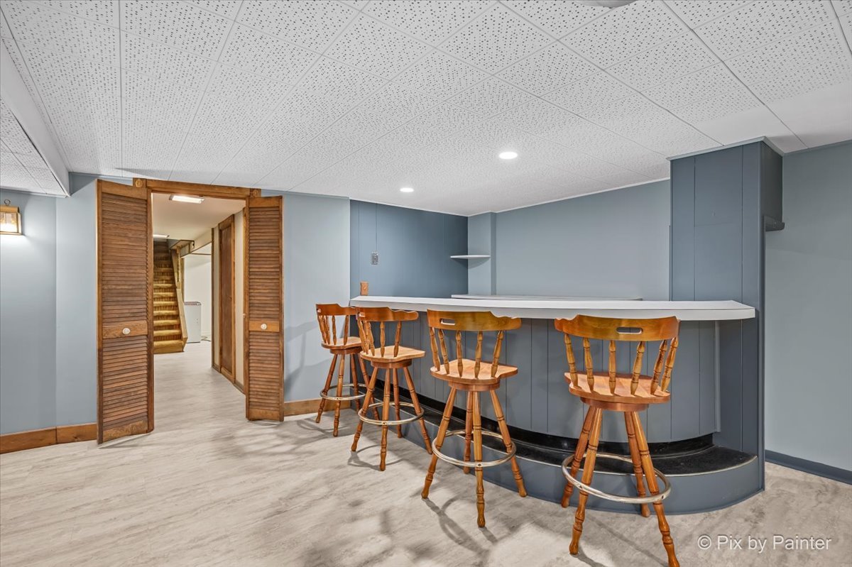 17 N Wildwood Drive, Prospect Heights, IL 60070