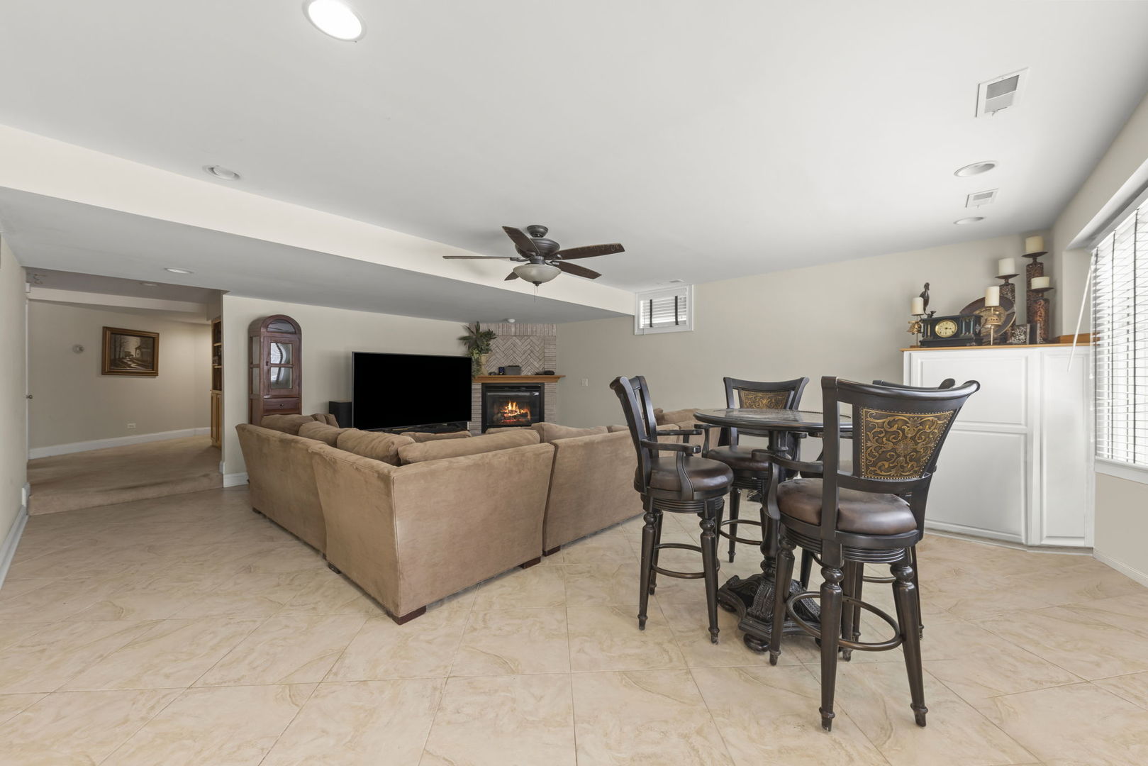 800 Ingalton Avenue, West Chicago, IL 60185