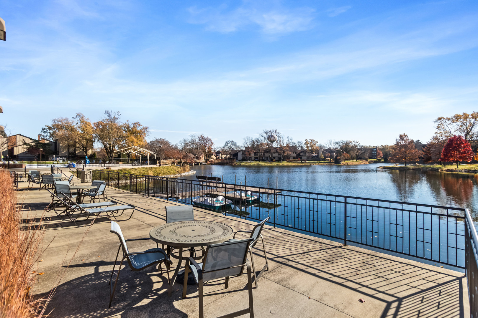 701 LAKE HINSDALE Drive #G-202, Willowbrook, IL 60527