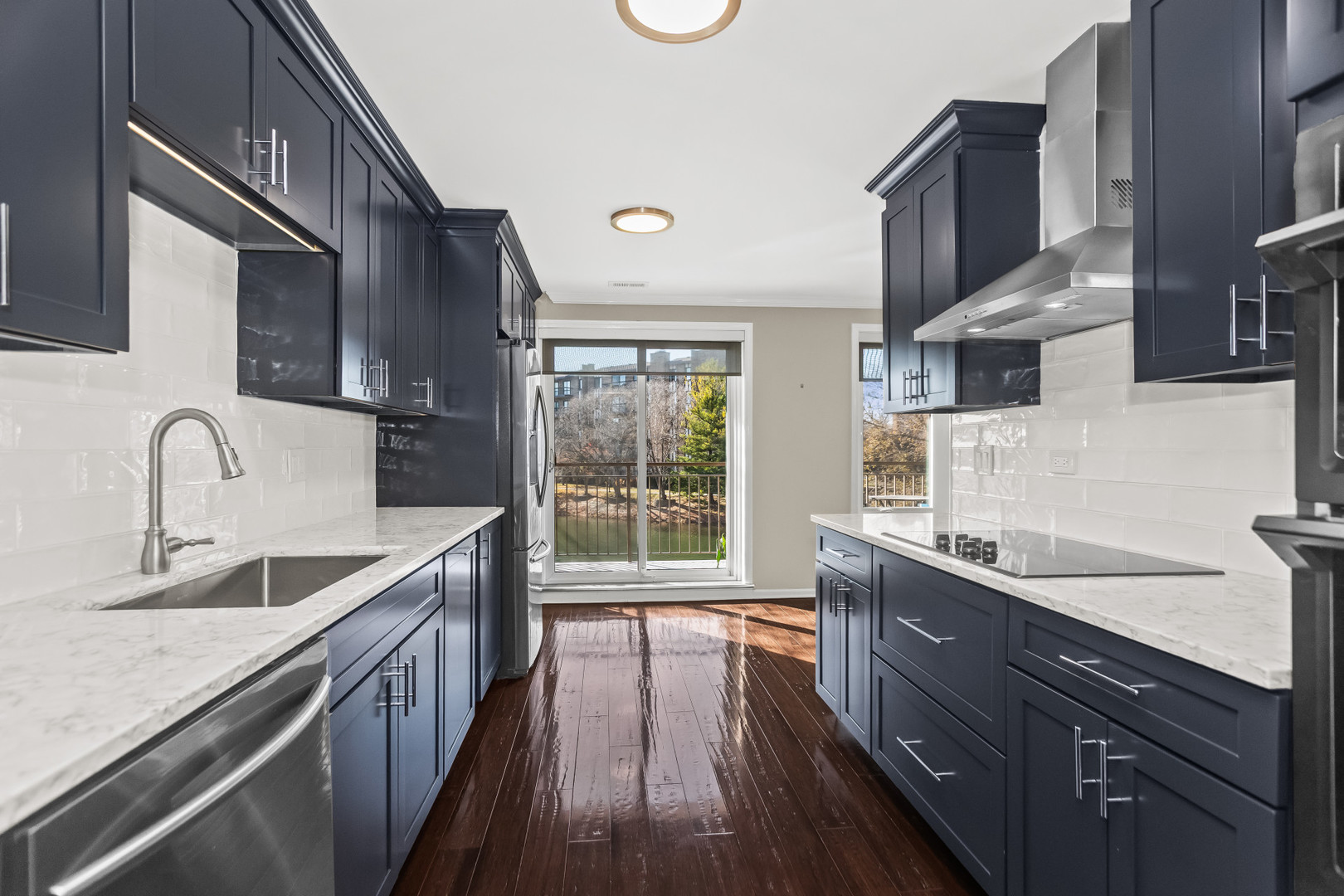 701 LAKE HINSDALE Drive #G-202, Willowbrook, IL 60527