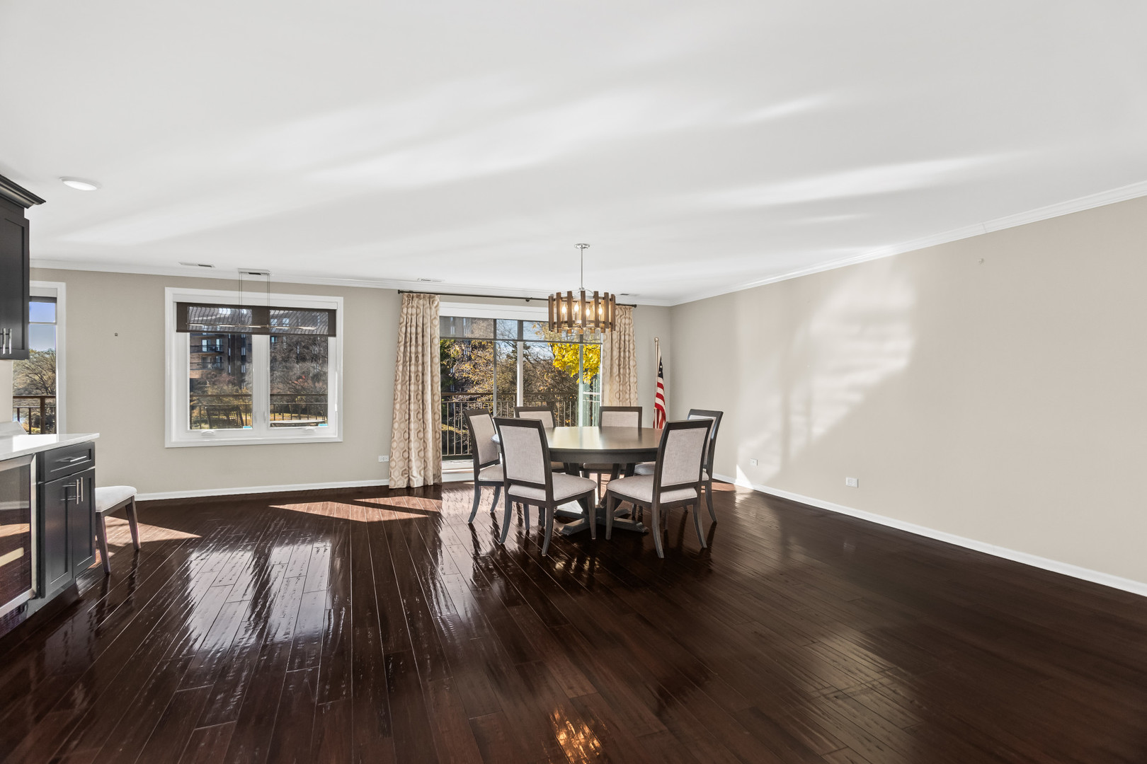 701 LAKE HINSDALE Drive #G-202, Willowbrook, IL 60527