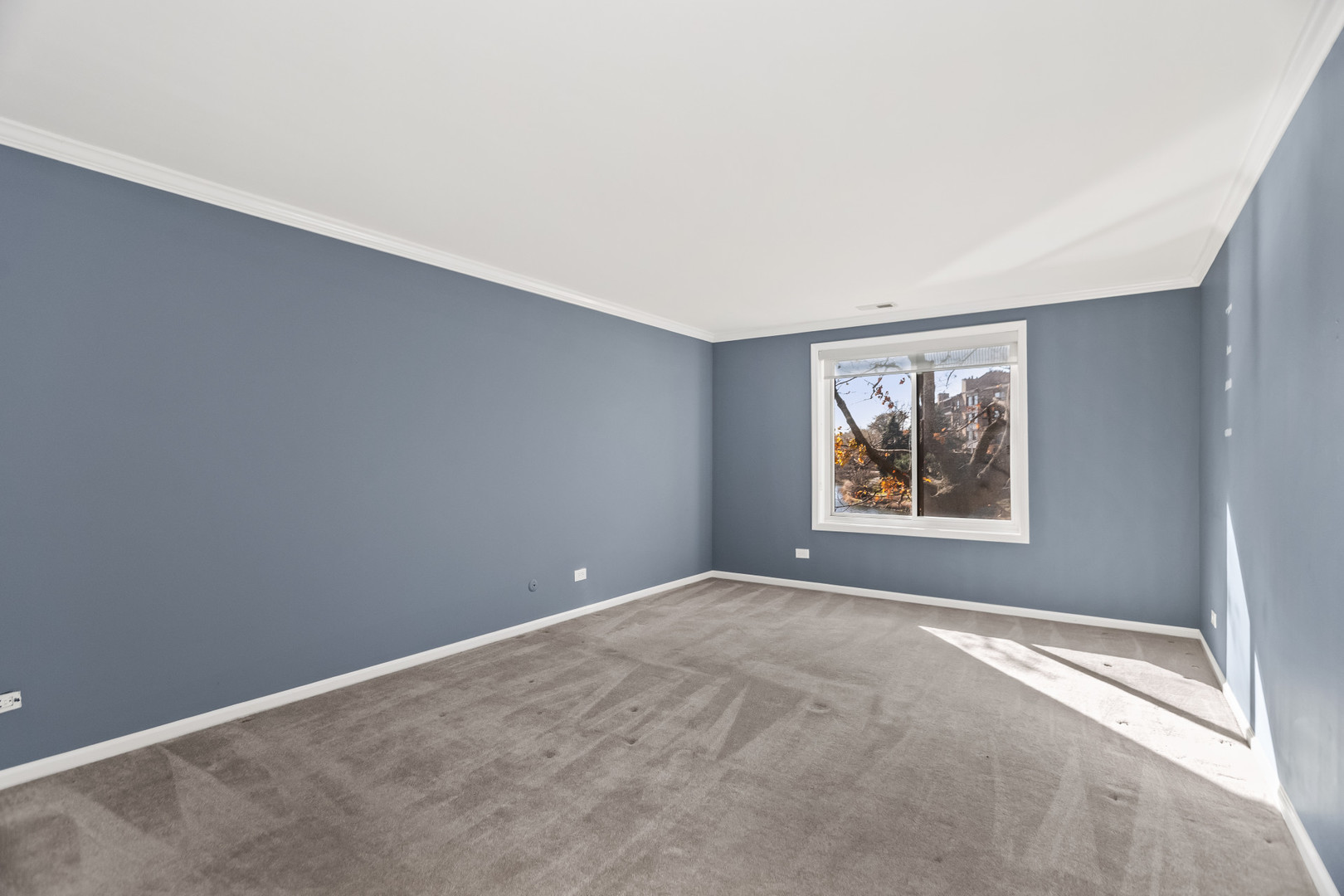 701 LAKE HINSDALE Drive #G-202, Willowbrook, IL 60527