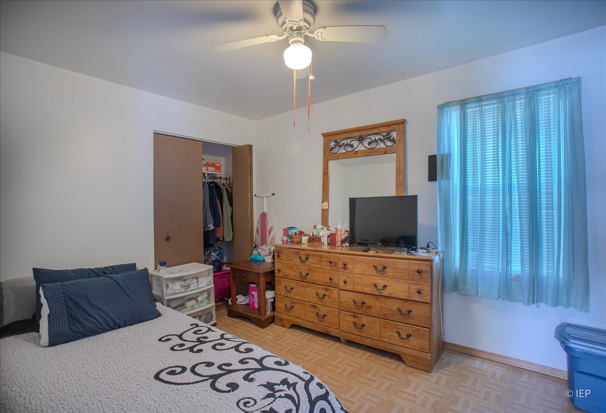 1104 CORA Street, Joliet, IL 60435