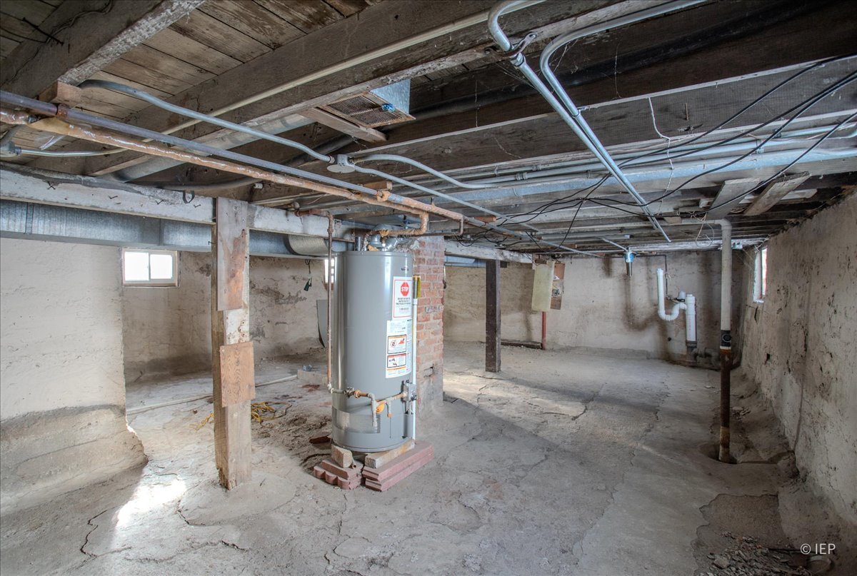 1104 CORA Street, Joliet, IL 60435