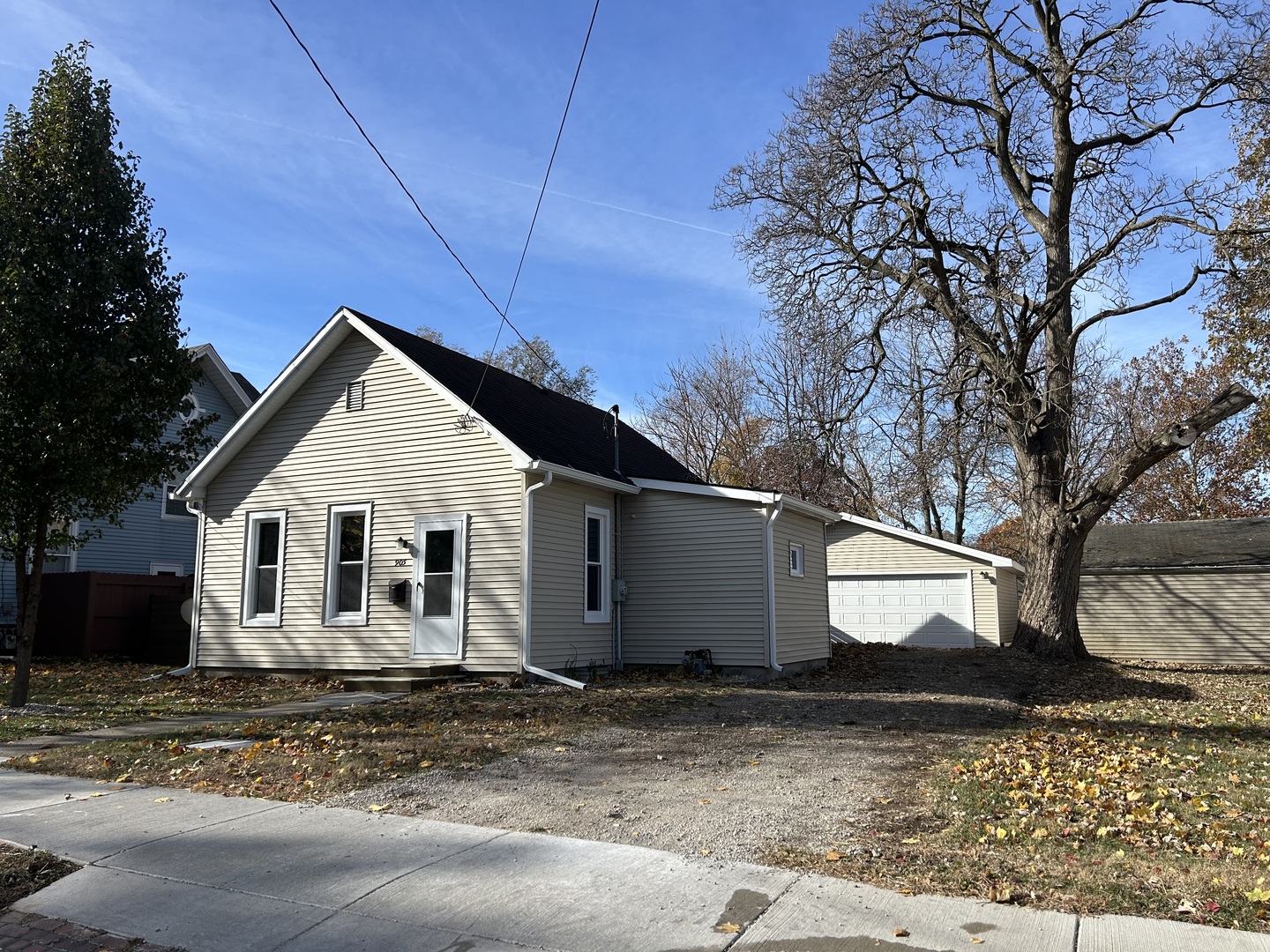 905 S Oak Street, Bloomington, IL 61701