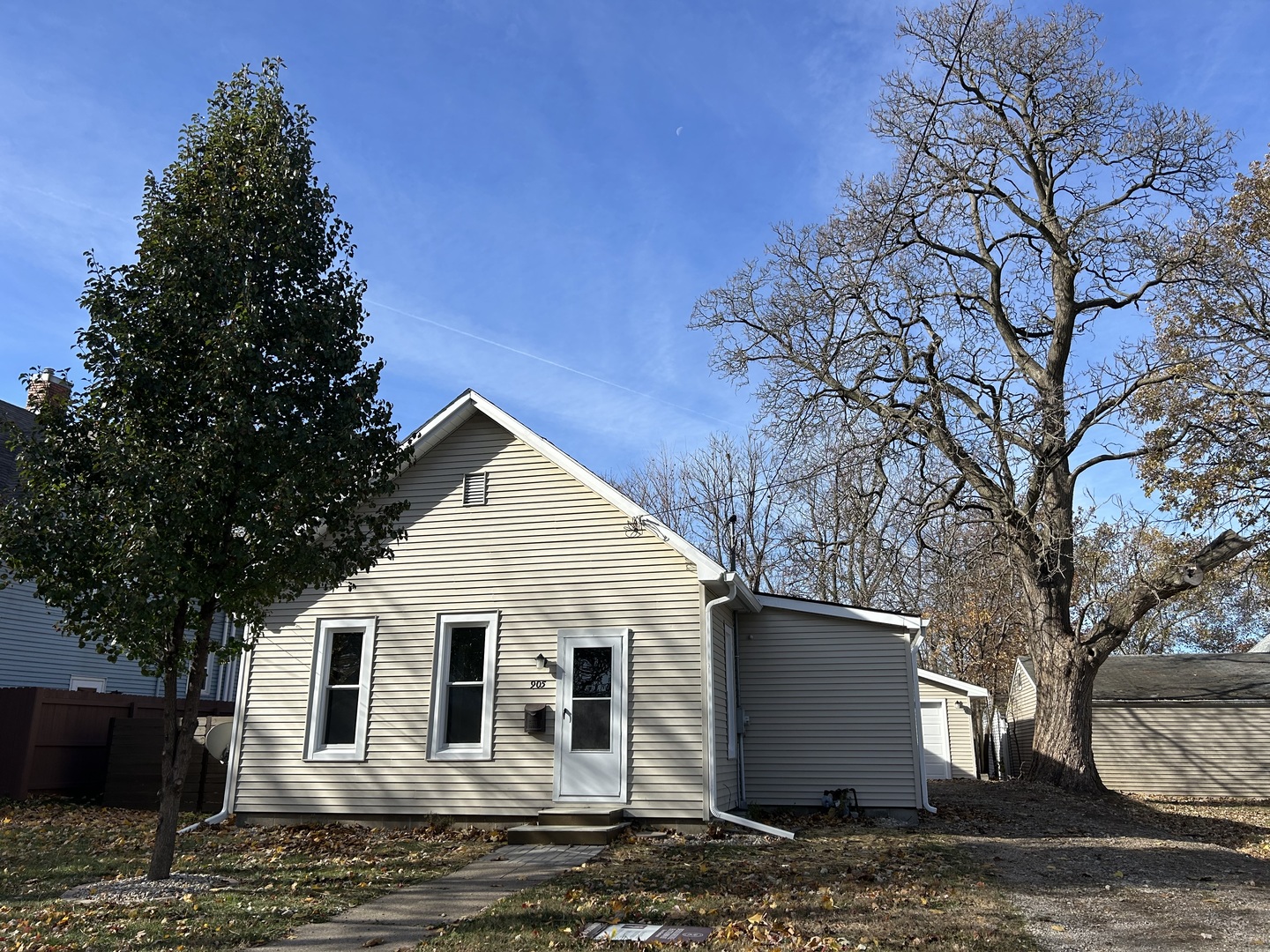 905 S Oak Street, Bloomington, IL 61701