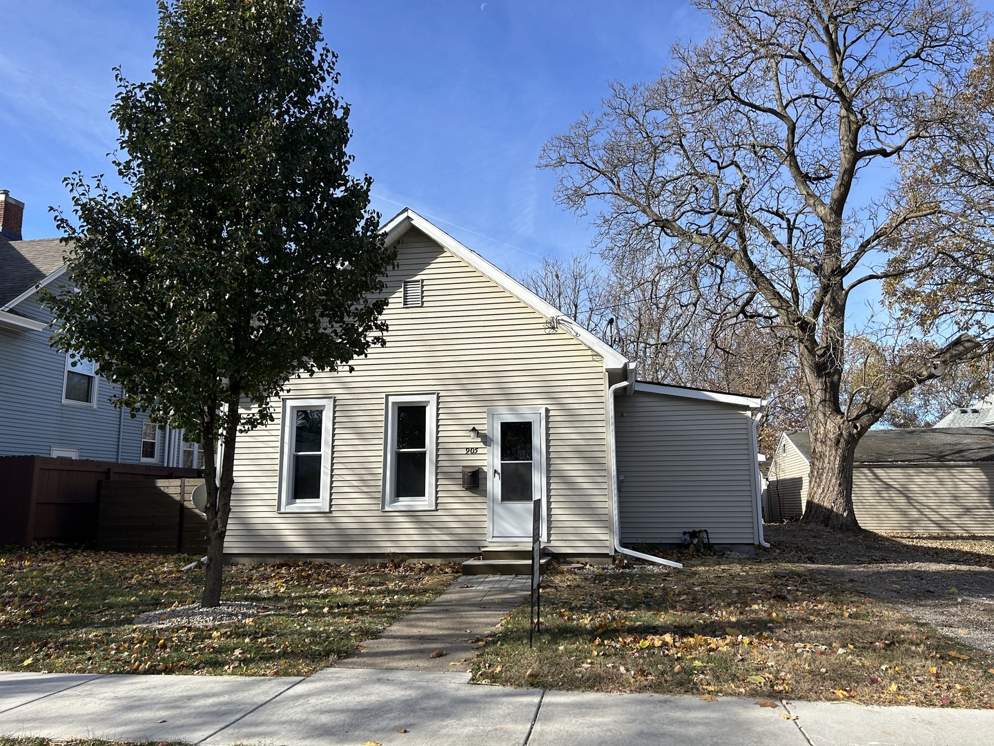 905 S Oak Street, Bloomington, IL 61701