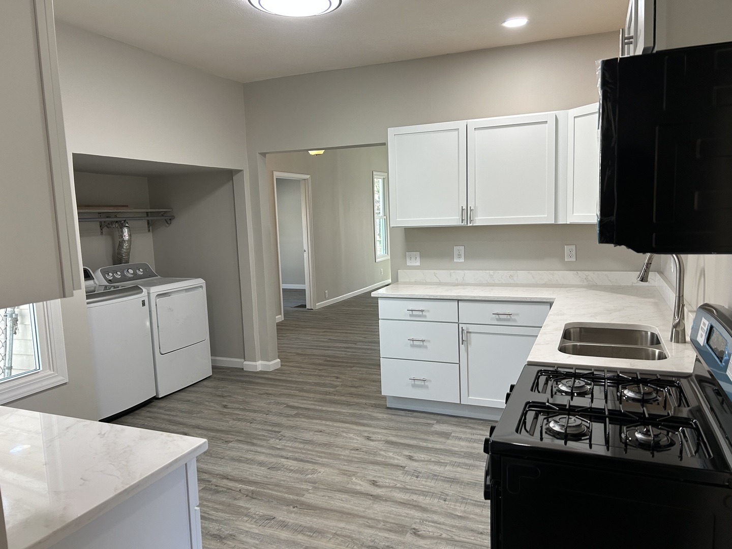 905 S Oak Street, Bloomington, IL 61701