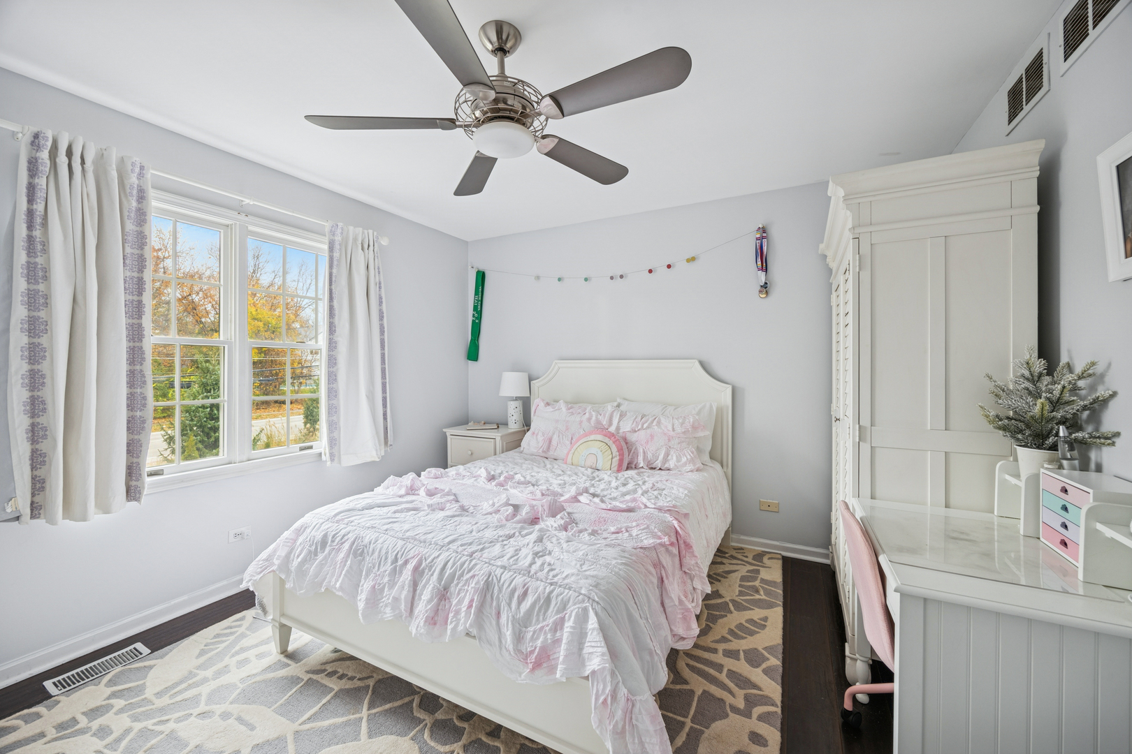 11152 Indian Woods Drive, Indian Head Park, IL 60525