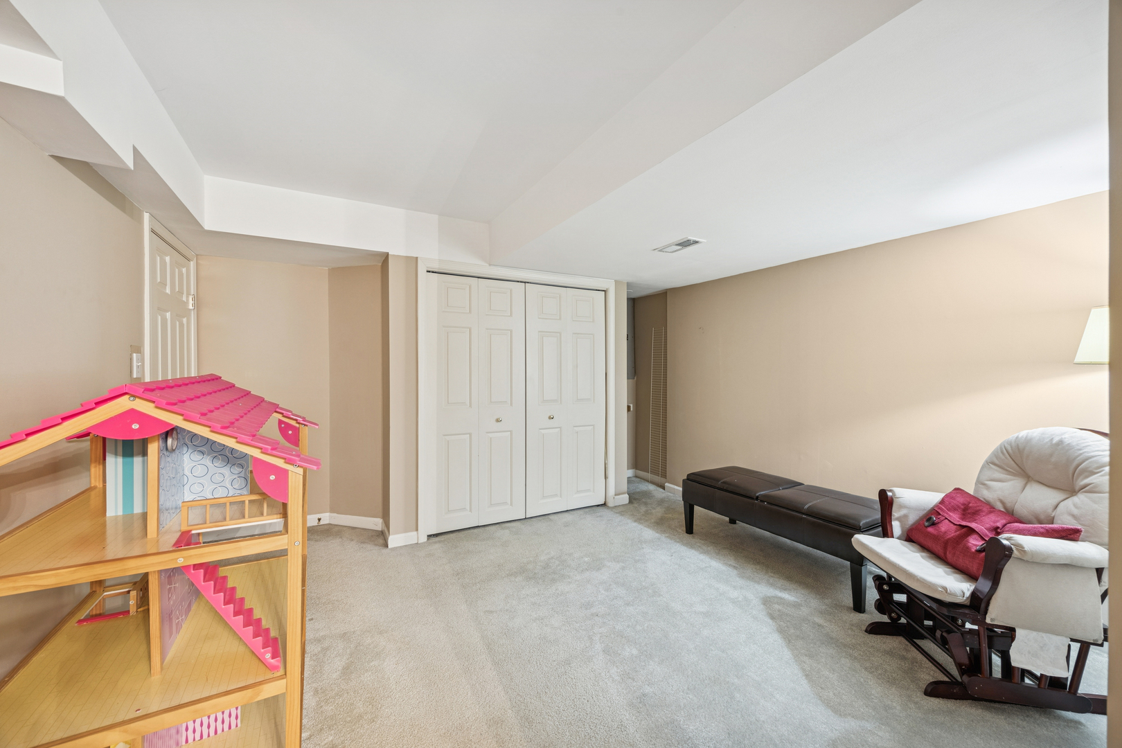 11152 Indian Woods Drive, Indian Head Park, IL 60525