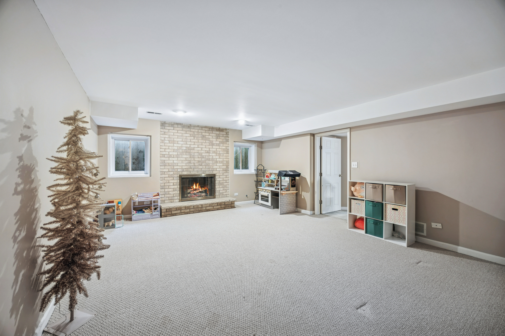 11152 Indian Woods Drive, Indian Head Park, IL 60525