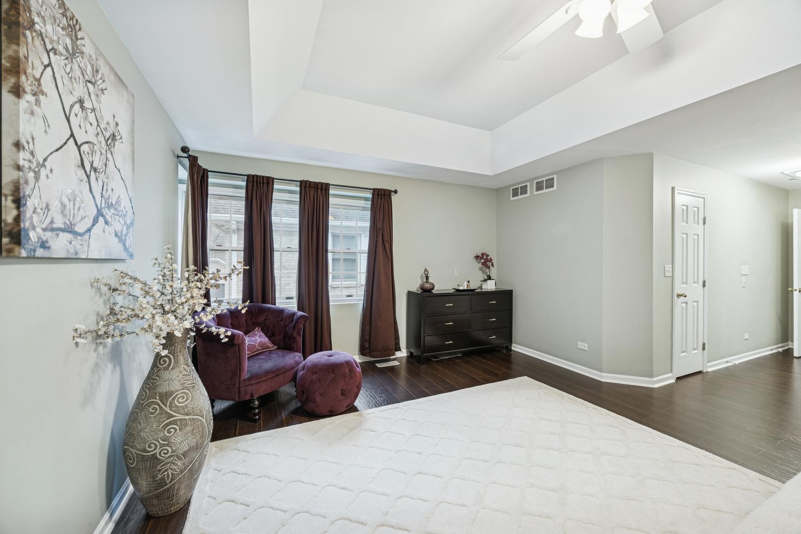 11152 Indian Woods Drive, Indian Head Park, IL 60525