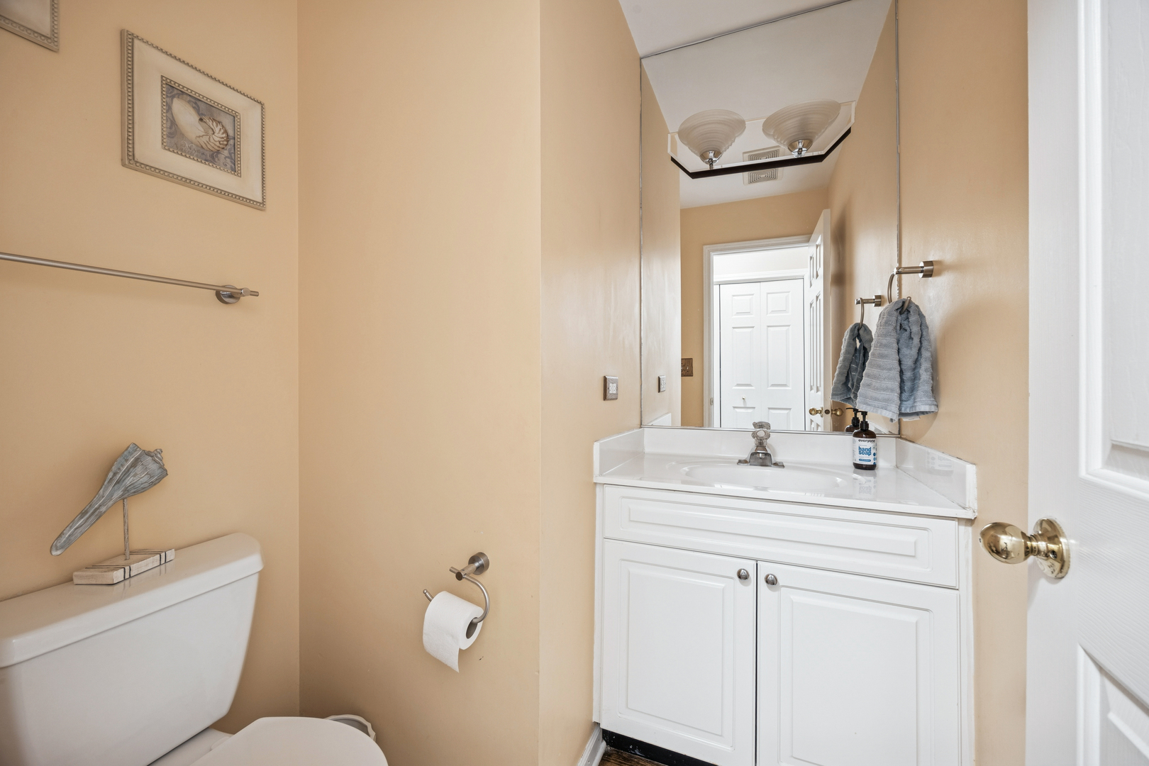 11152 Indian Woods Drive, Indian Head Park, IL 60525