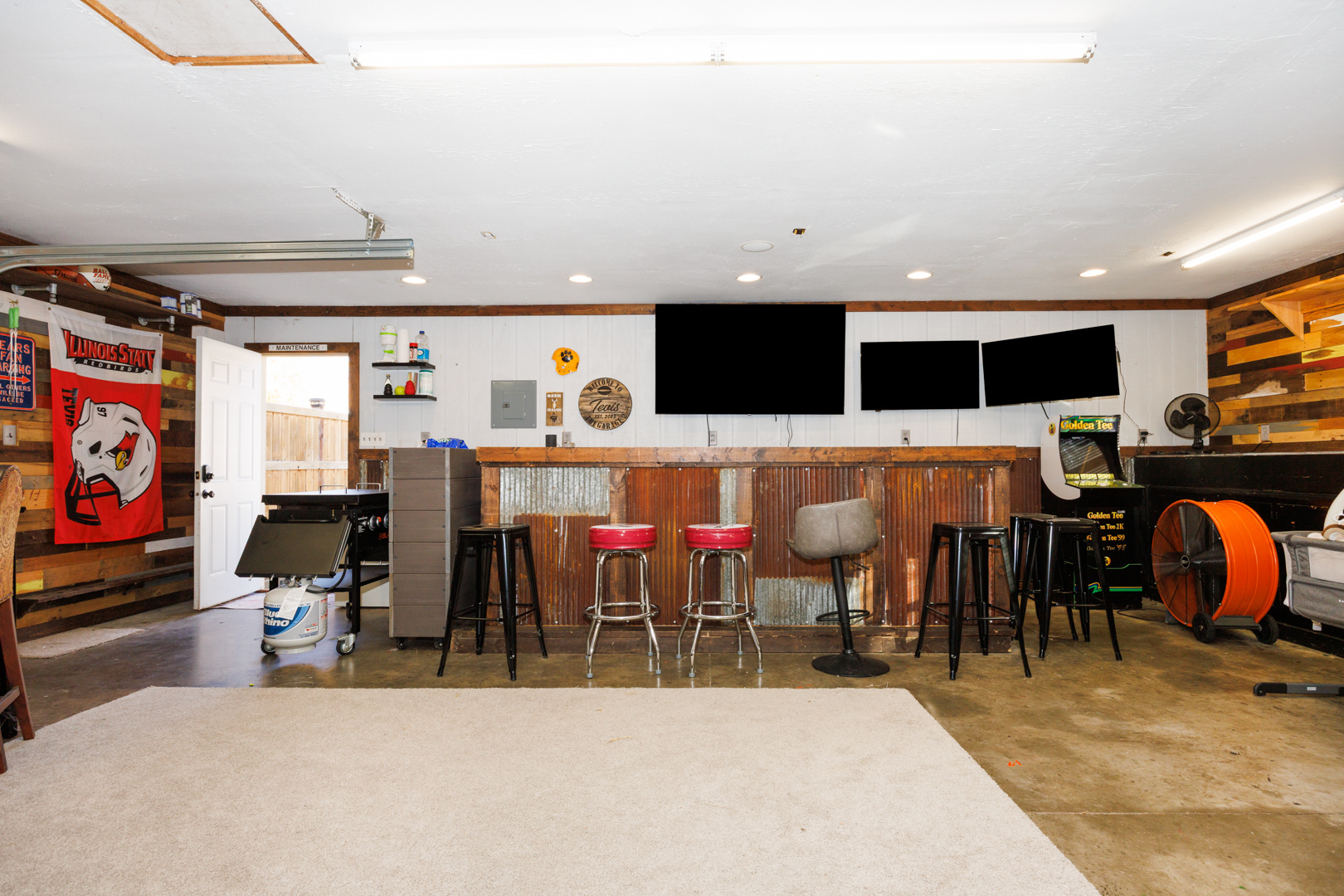 303 S Madison Street, Towanda, IL 61776