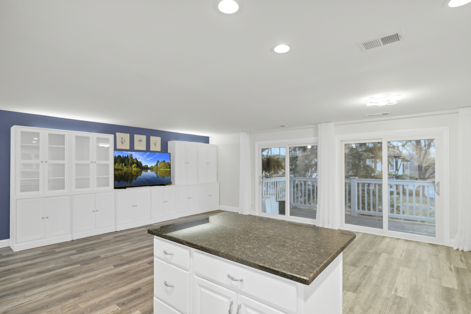 23 Glencoe Court #202-B, Naperville, IL 60565