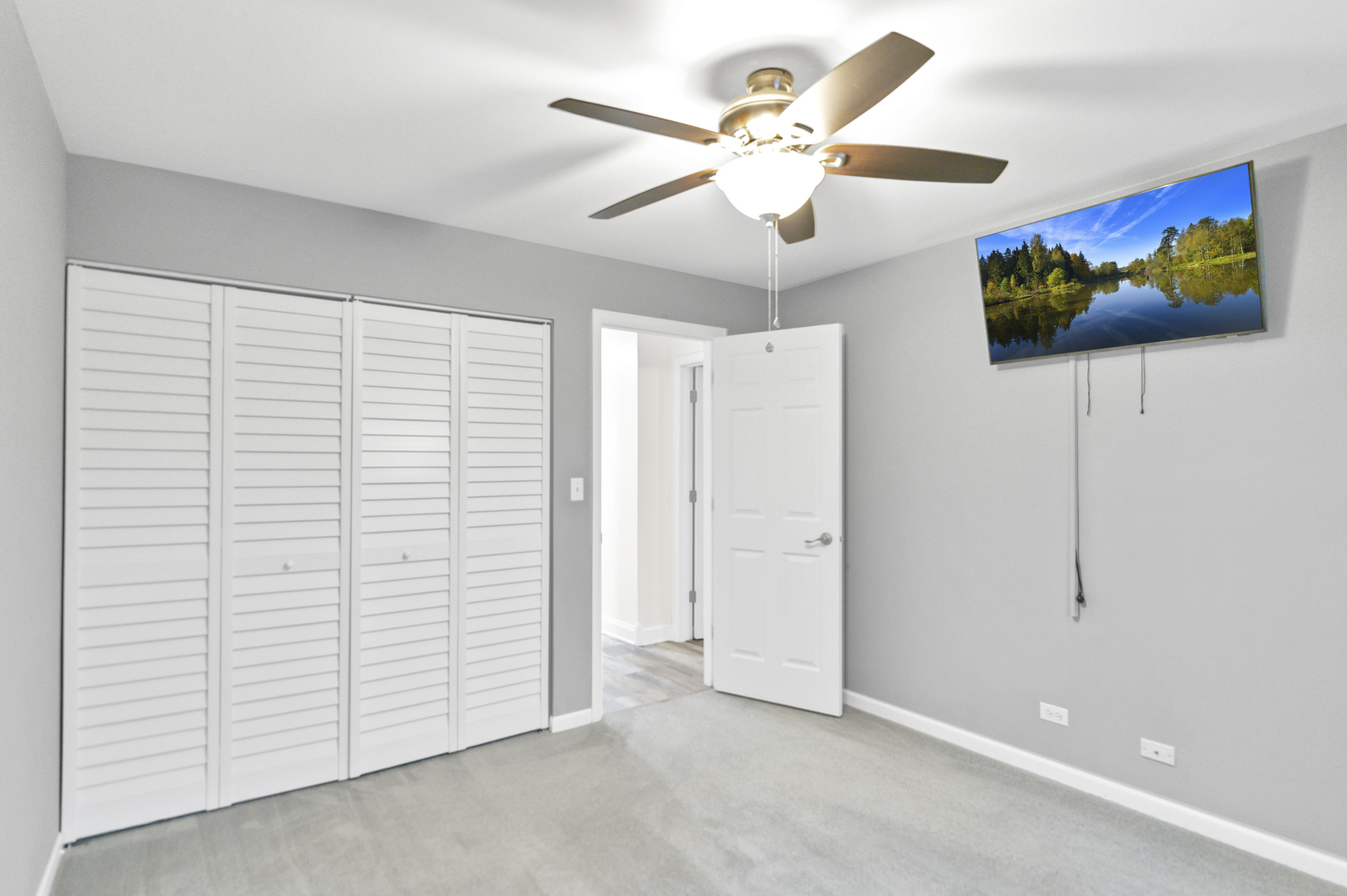 23 Glencoe Court #202-B, Naperville, IL 60565