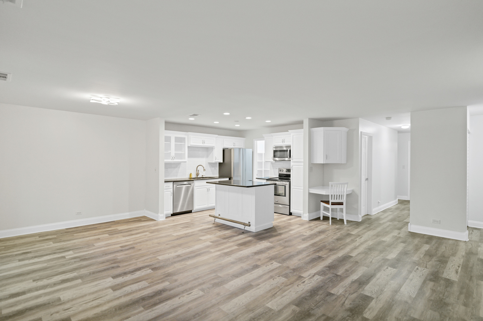 23 Glencoe Court #202-B, Naperville, IL 60565