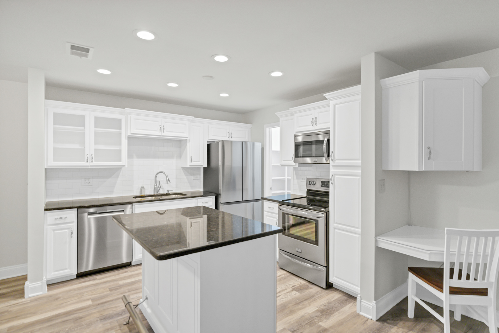 23 Glencoe Court #202-B, Naperville, IL 60565