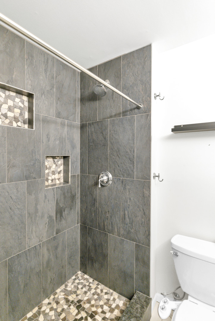 23 Glencoe Court #202-B, Naperville, IL 60565