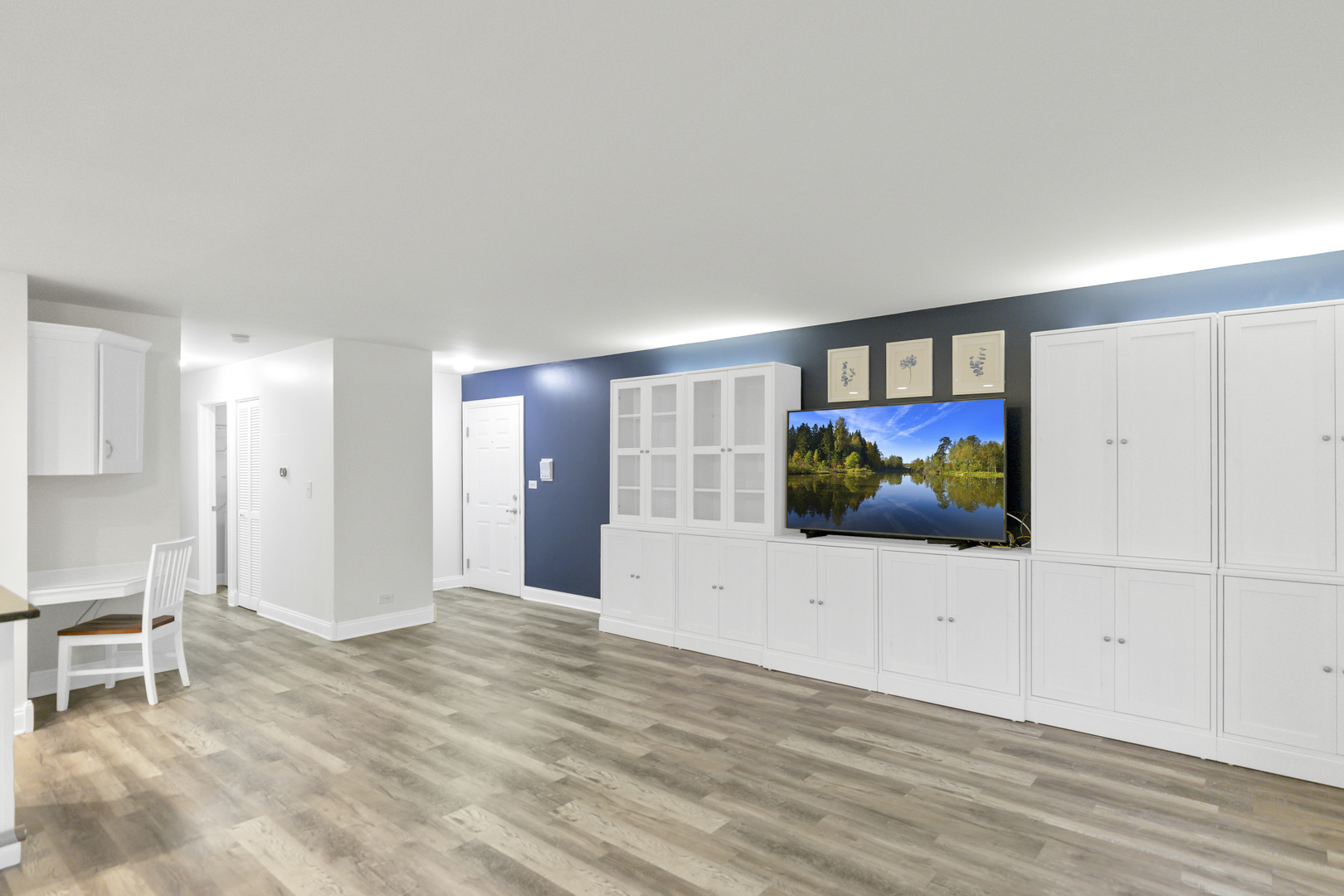 23 Glencoe Court #202-B, Naperville, IL 60565