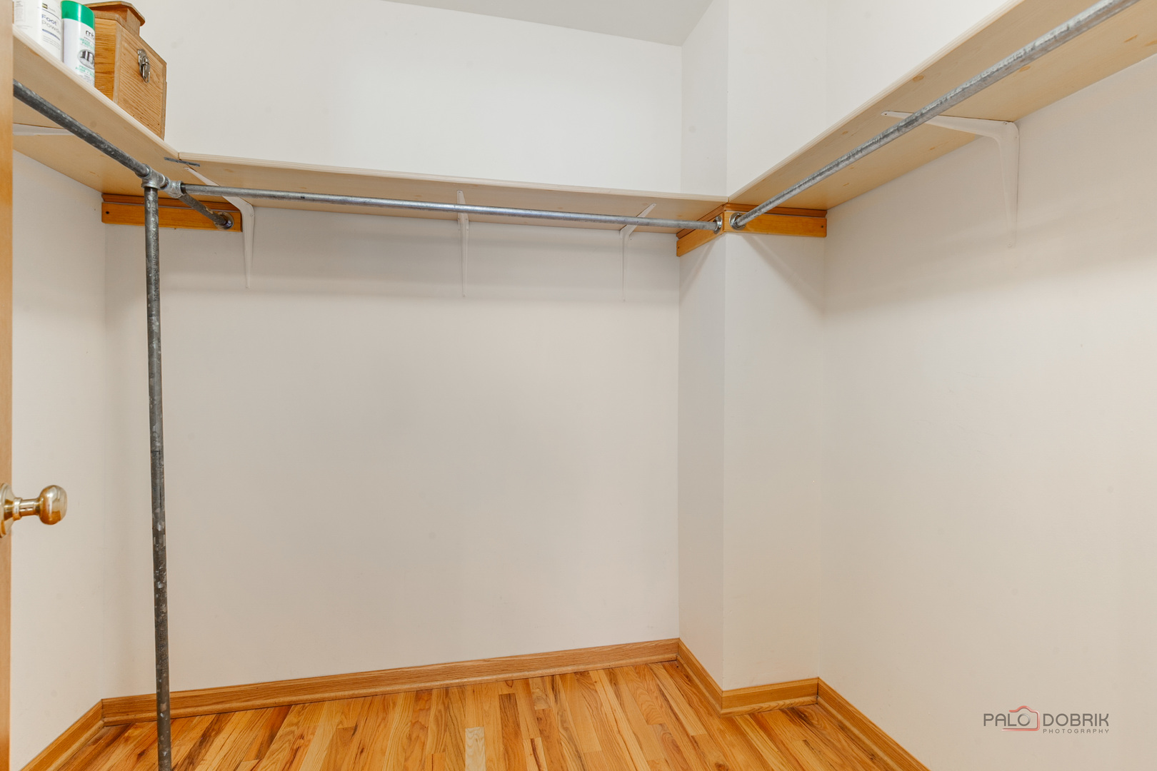 186 N Crooked Lake Lane, Lindenhurst, IL 60046