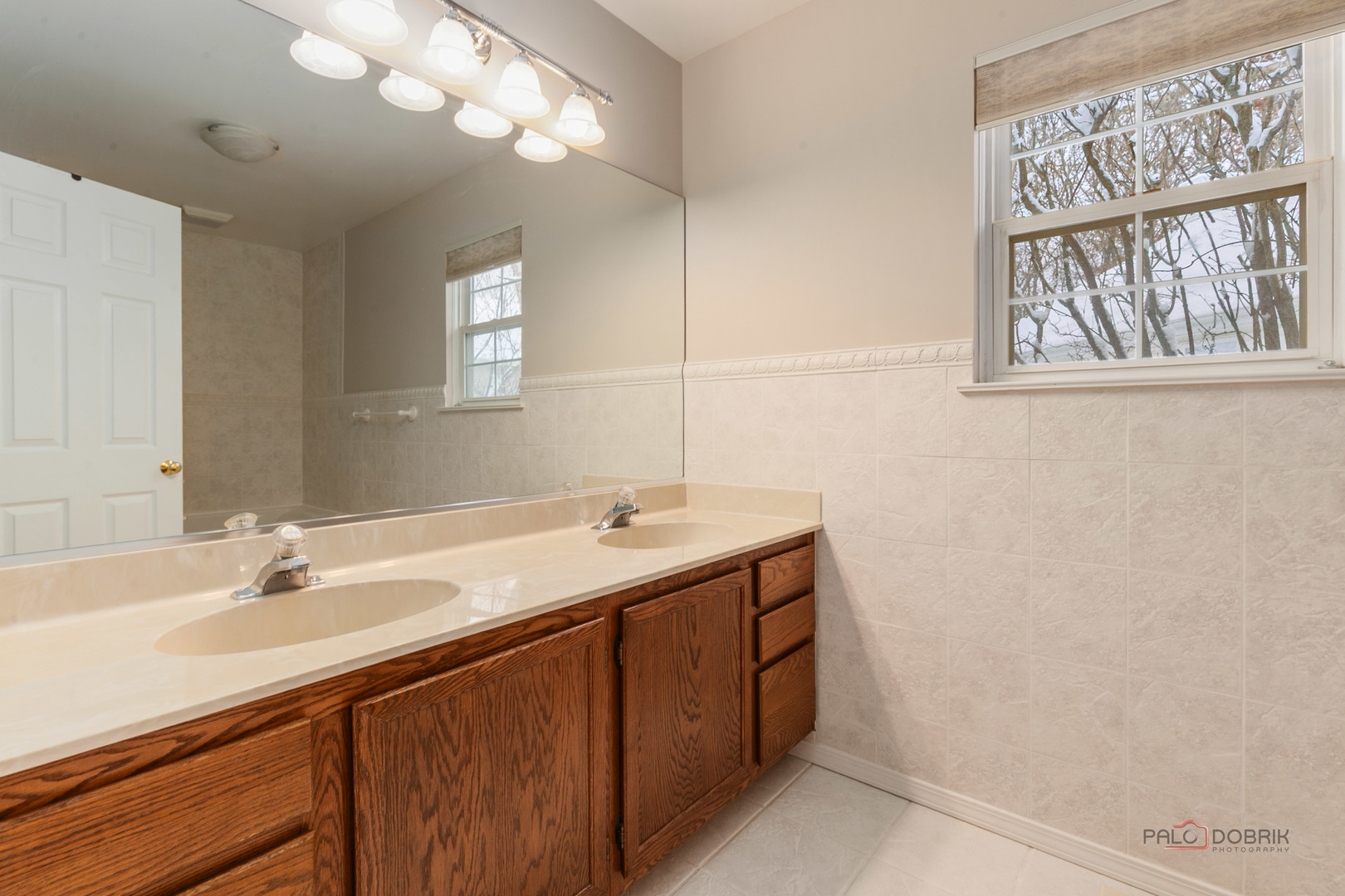 186 N Crooked Lake Lane, Lindenhurst, IL 60046