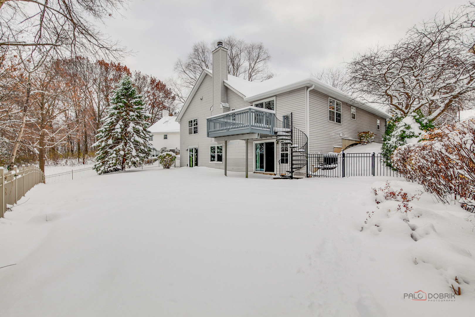 186 N Crooked Lake Lane, Lindenhurst, IL 60046