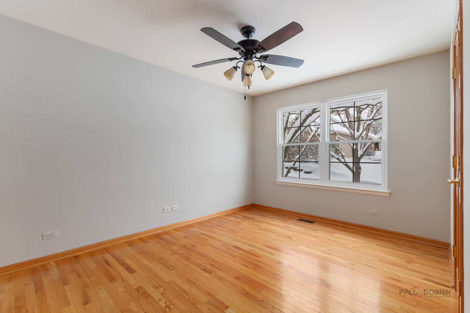 186 N Crooked Lake Lane, Lindenhurst, IL 60046