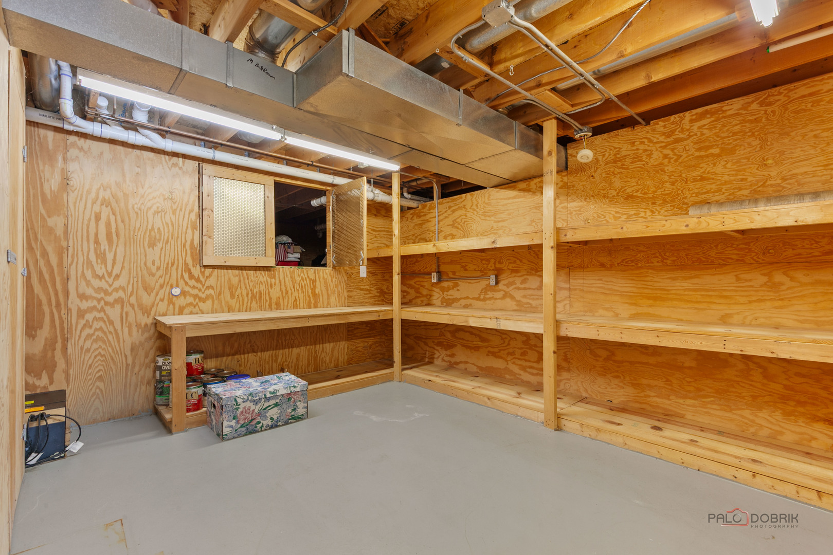 186 N Crooked Lake Lane, Lindenhurst, IL 60046