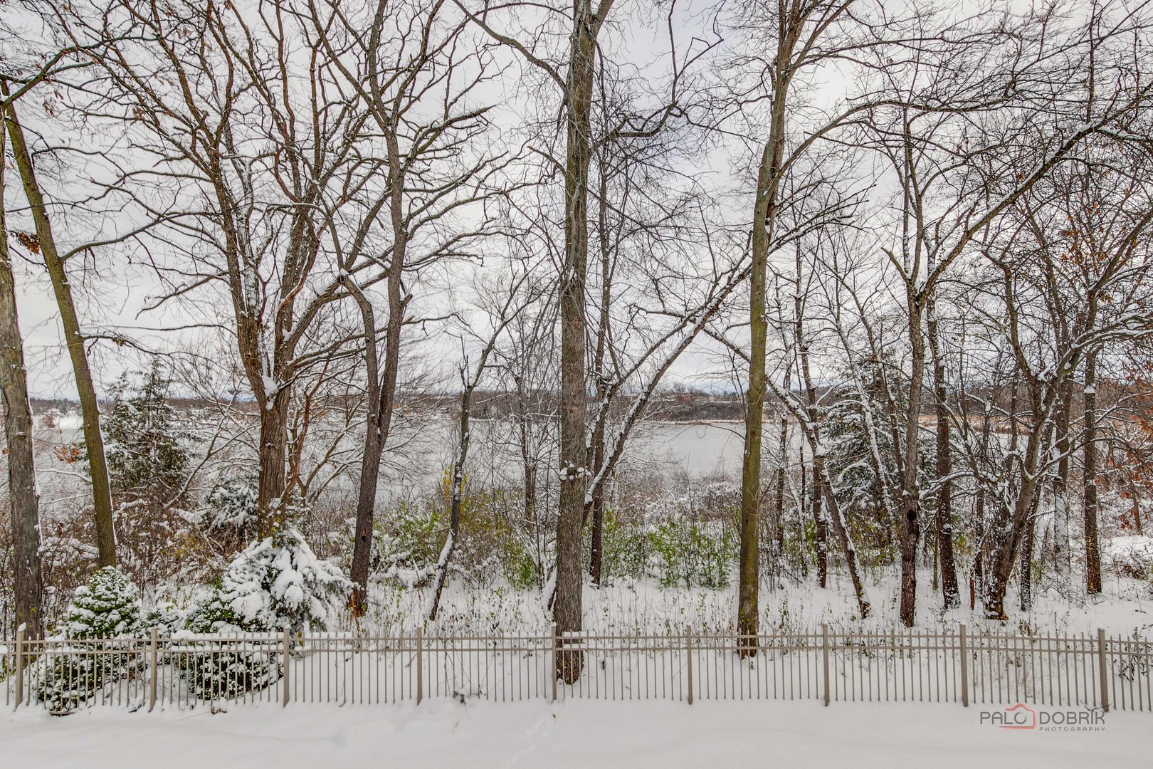 186 N Crooked Lake Lane, Lindenhurst, IL 60046