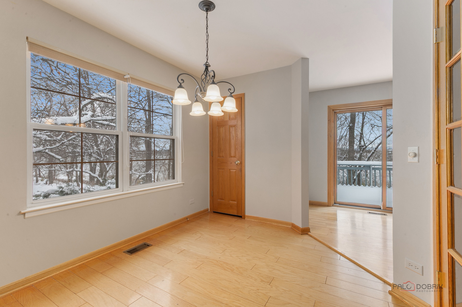 186 N Crooked Lake Lane, Lindenhurst, IL 60046