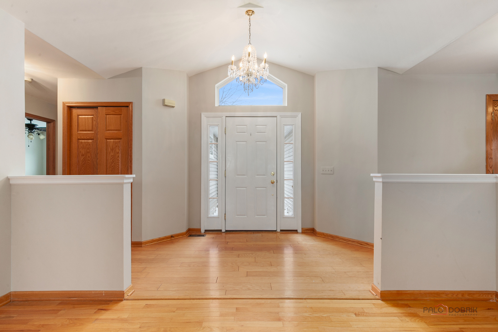 186 N Crooked Lake Lane, Lindenhurst, IL 60046