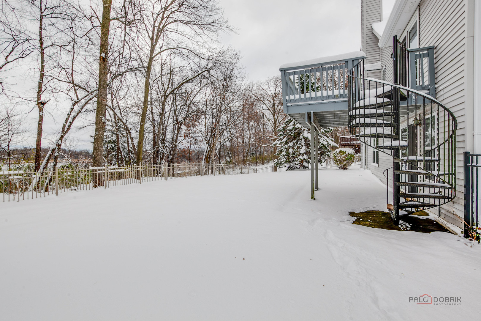 186 N Crooked Lake Lane, Lindenhurst, IL 60046