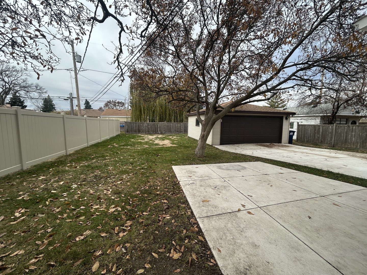 946 E Grant Drive, Des Plaines, IL 60016