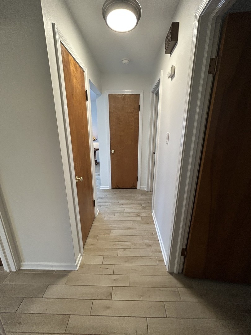 946 E Grant Drive, Des Plaines, IL 60016