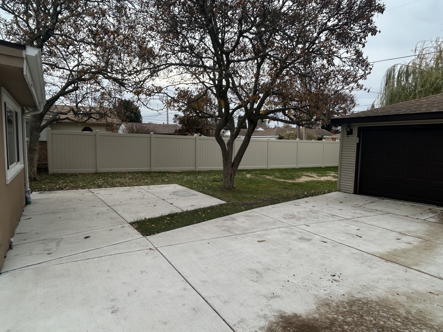 946 E Grant Drive, Des Plaines, IL 60016