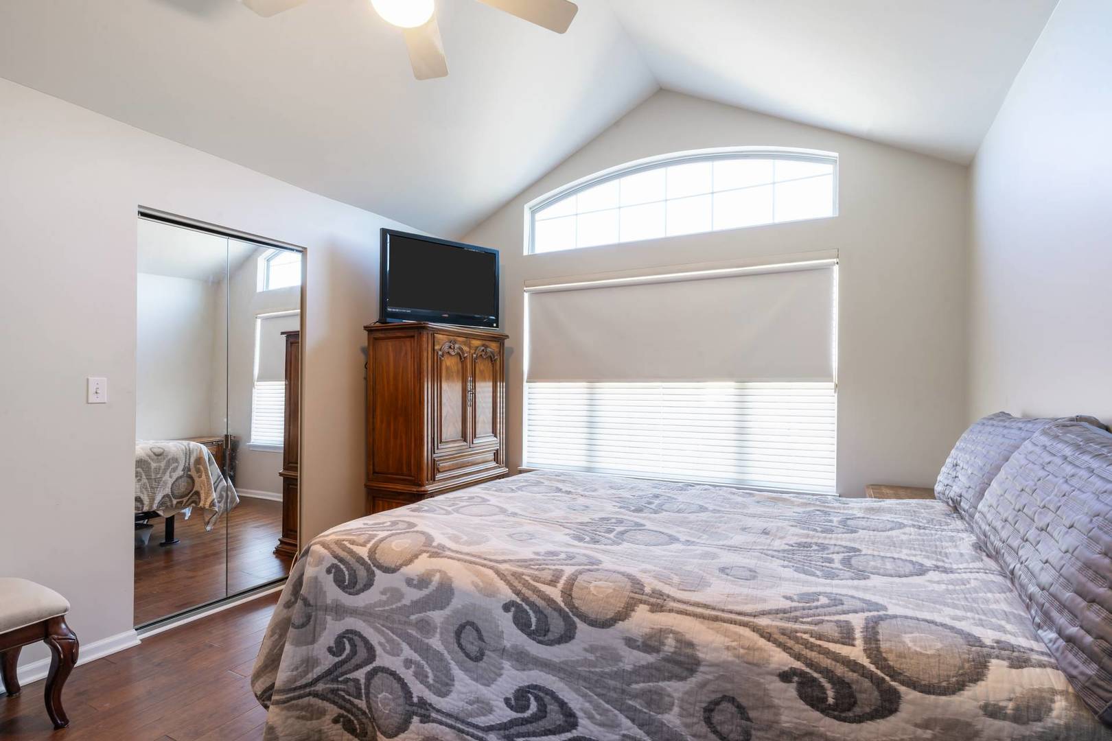 232 Manor Drive, Buffalo Grove, IL 60089