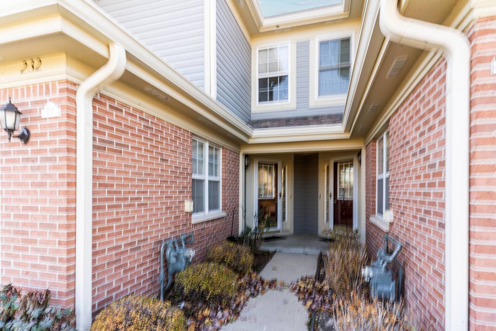 232 Manor Drive, Buffalo Grove, IL 60089