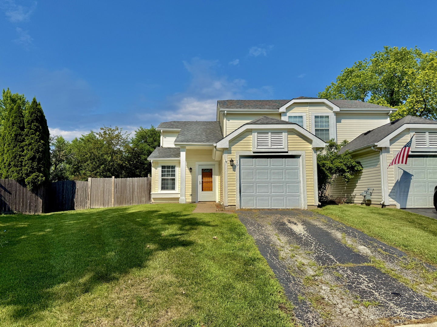 10 Rugby Court, Glendale Heights, IL 60139