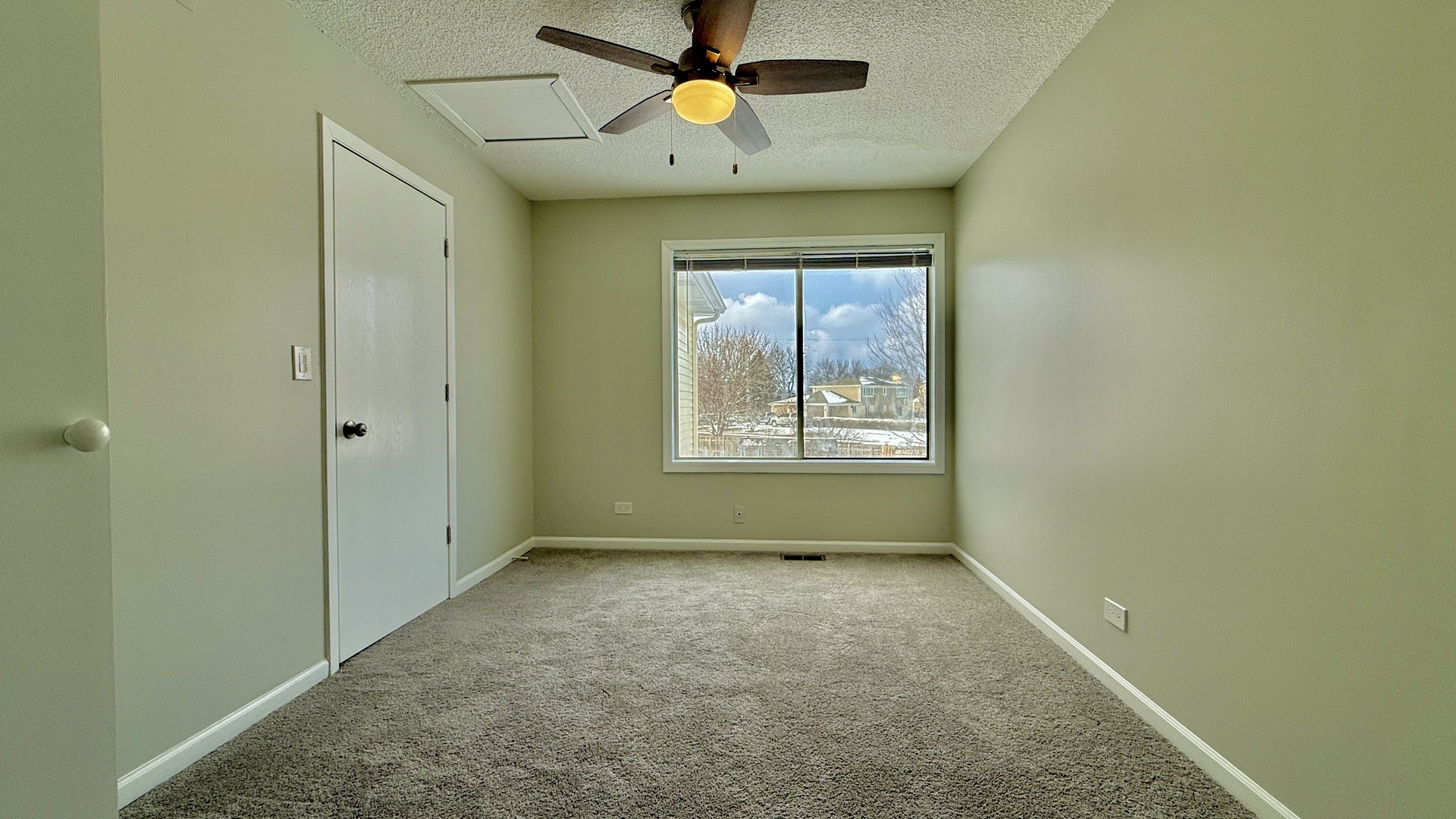 10 Rugby Court, Glendale Heights, IL 60139