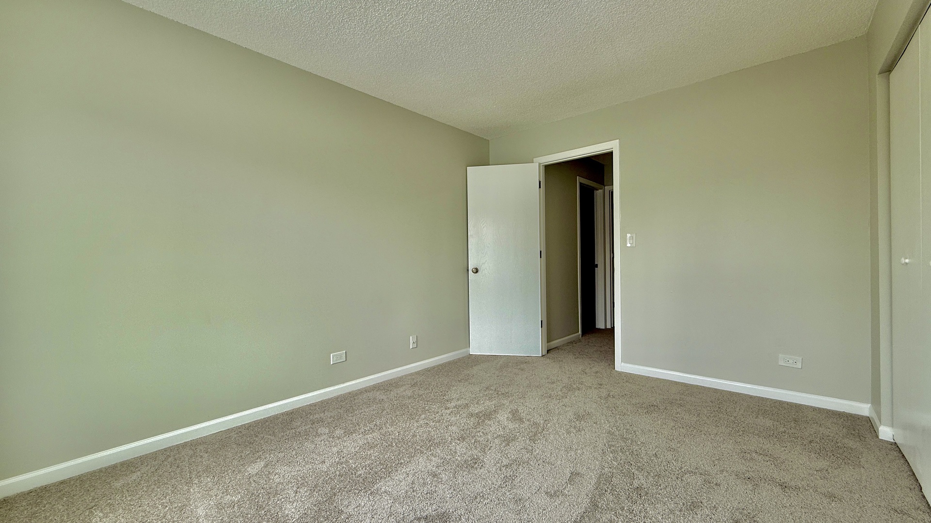 10 Rugby Court, Glendale Heights, IL 60139