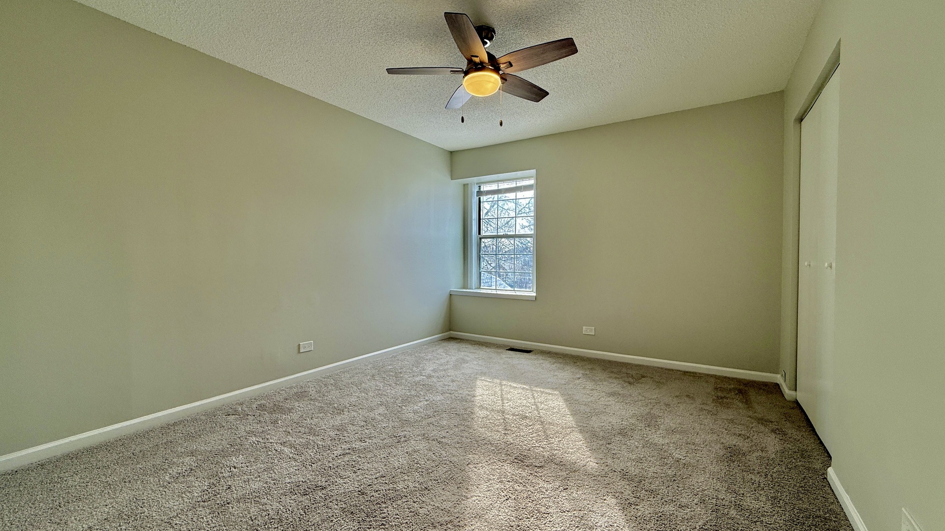 10 Rugby Court, Glendale Heights, IL 60139