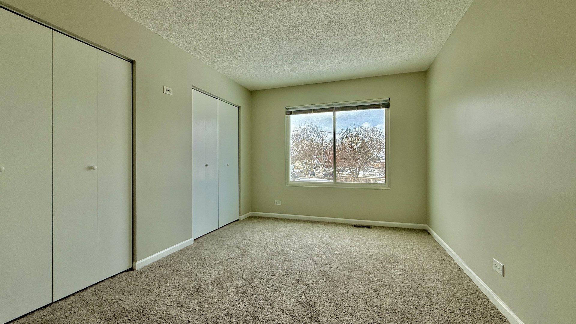 10 Rugby Court, Glendale Heights, IL 60139