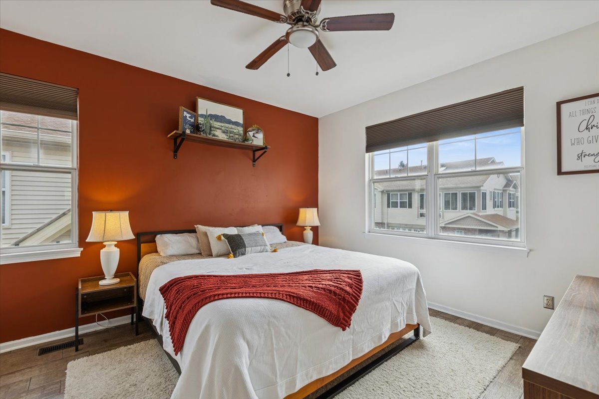 420 Chesterfield Court #420, Oswego, IL 60543