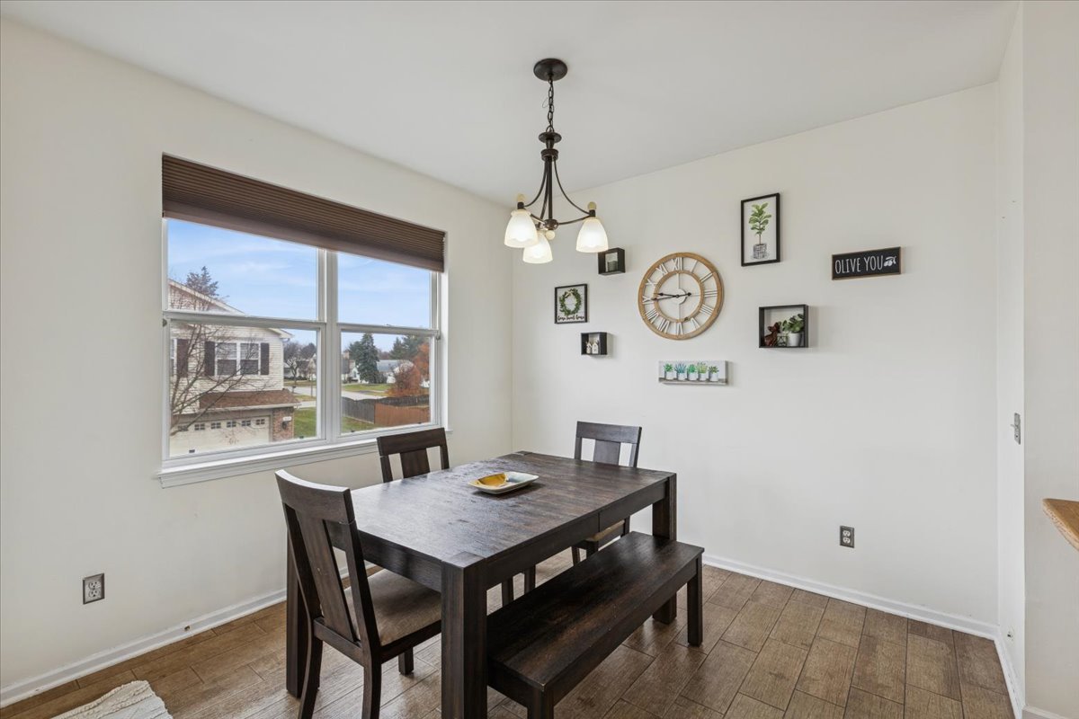 420 Chesterfield Court #420, Oswego, IL 60543