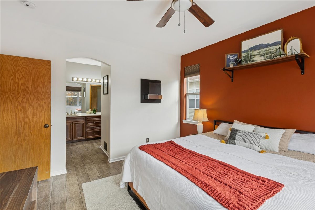 420 Chesterfield Court #420, Oswego, IL 60543