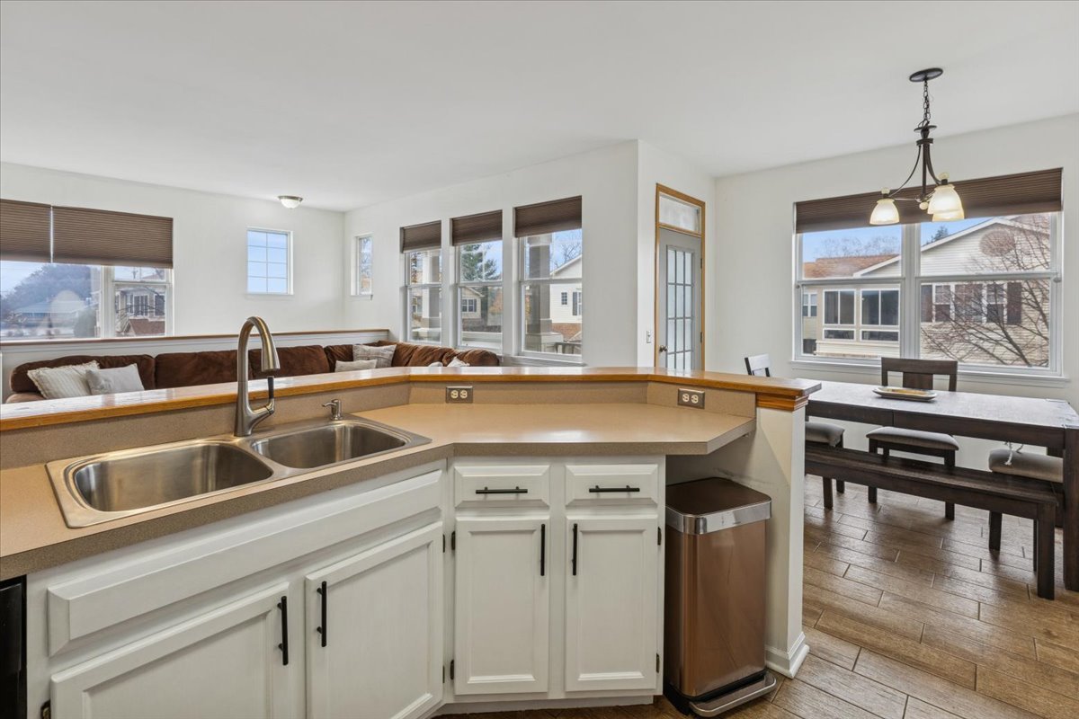 420 Chesterfield Court #420, Oswego, IL 60543