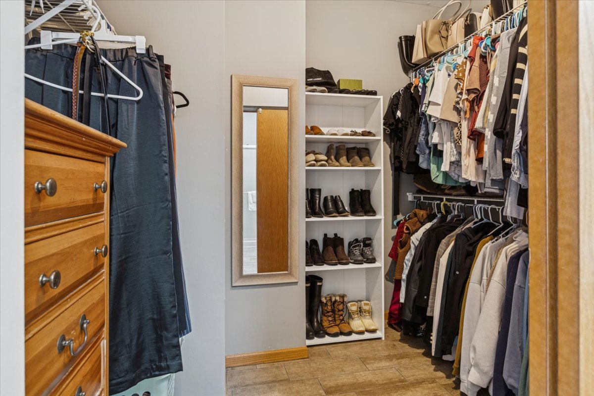 420 Chesterfield Court #420, Oswego, IL 60543