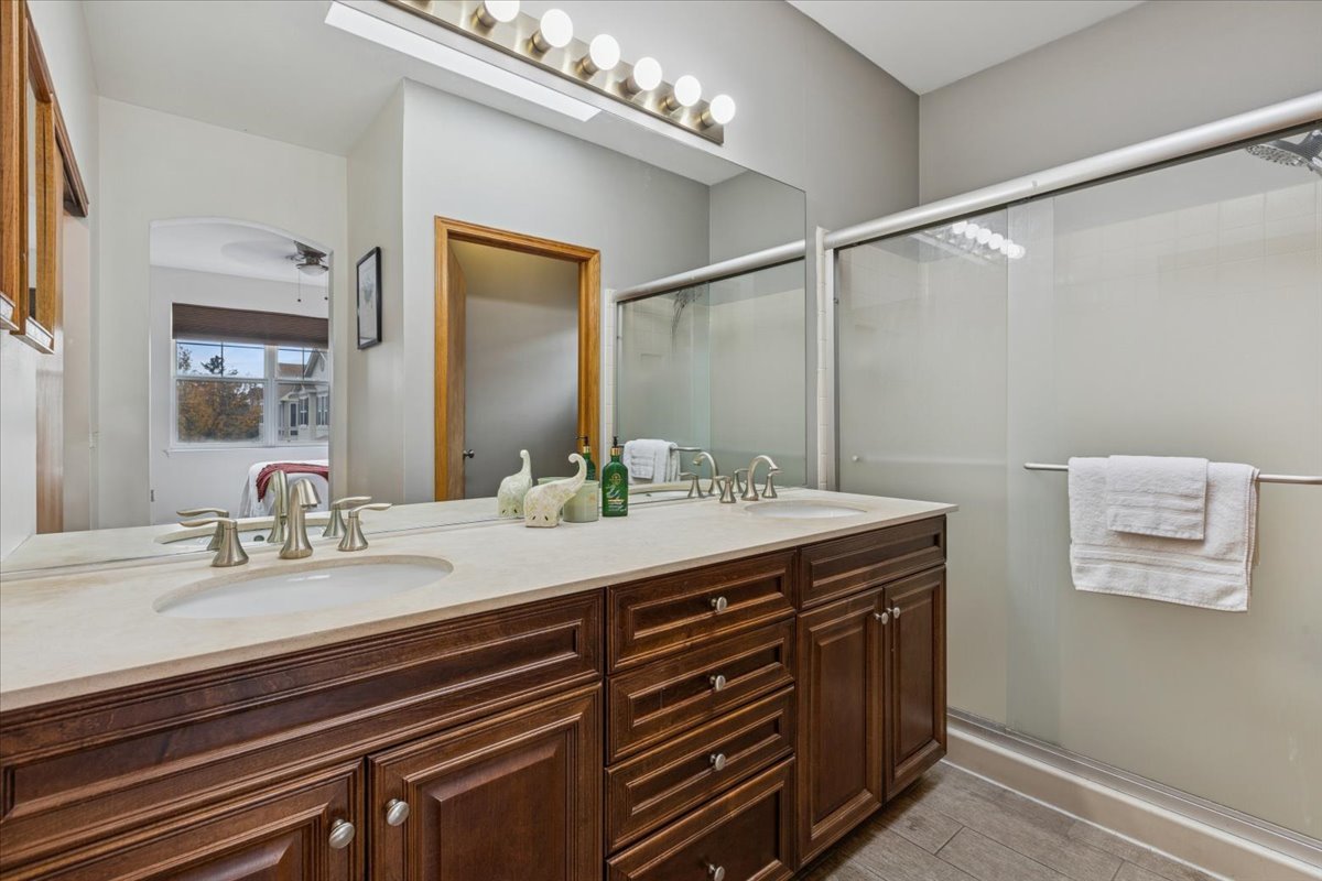 420 Chesterfield Court #420, Oswego, IL 60543